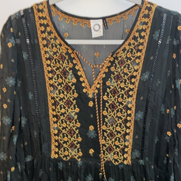 Anthropologie Akemi & Kin Embroidered Tunic Dress in med (MP), preloved - Picture 4 of 11